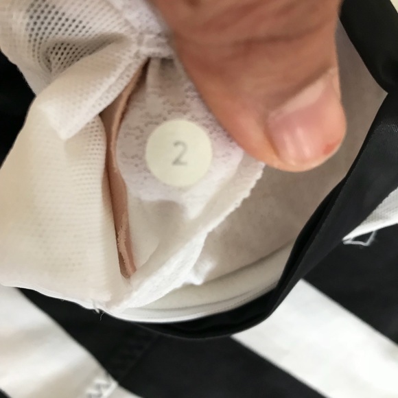 Lululemon Practice Daily Top Size 2 - Picture 5 of 6